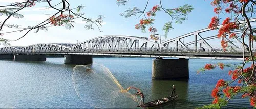 Huế sẽ mở phố đi bộ trên cầu Trường Tiền