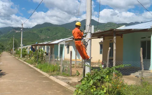 Khánh Hòa lắp đặt công tơ điện tử thông minh cho hơn 100 hộ đồng bào dân tộc thiểu số