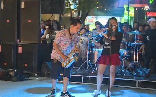 Đặc sắc các chương trình nghệ thuật trên phố đi bộ Huế