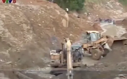 Thông tuyến Quốc lộ 14E qua Quảng Nam sau gần 10 ngày chia cắt