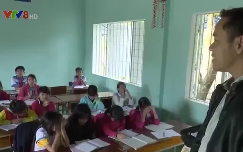 Quảng Nam vận động học sinh ra lớp sau lũ