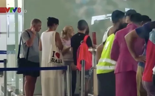 Hỗ trợ người Việt mắc kẹt tại Bali (Indonesia) do núi lửa phun