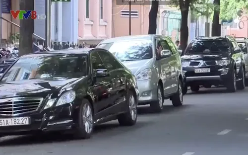 Lúng túng quản lý Uber và Grab sau 3 năm hoạt động