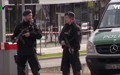 Đức: Berlin báo động vì hai túi đựng đầy đạn tại chợ Giáng sinh