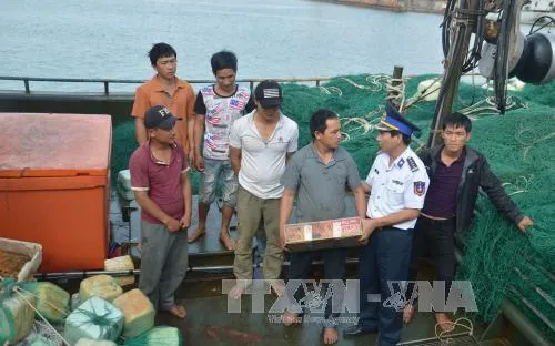 Cảnh sát biển đồng hành cùng ngư dân