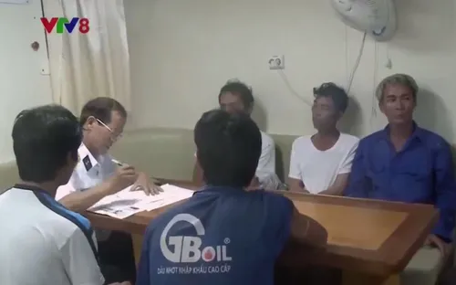 Hải quân vùng 3: Cứu nạn thành công 12 ngư dân vào đất liền