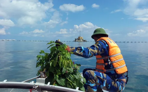 Đoàn công tác số 7 thăm Trường Sa và nhà giàn DK1/8