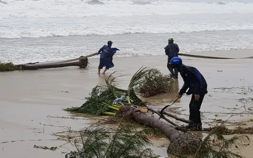 Đà Nẵng: Công an, Bộ đội Biên phòng khắc phục mưa lũ phục vụ APEC