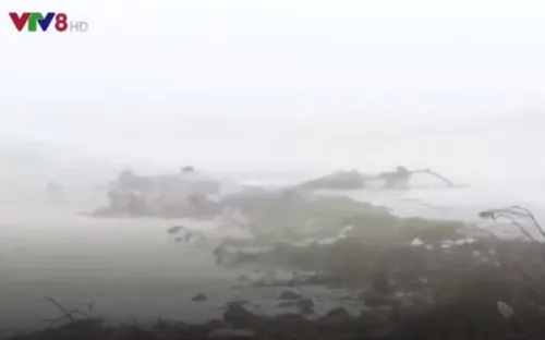 Nguy cơ vỡ đê biển ở Hà Tĩnh