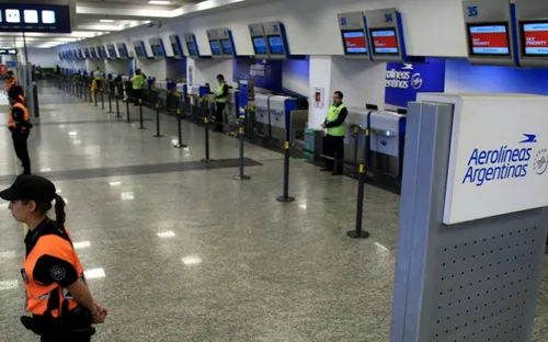 Đình công tại Argentina, hàng chục nghìn hành khách bị kẹt tại sân bay