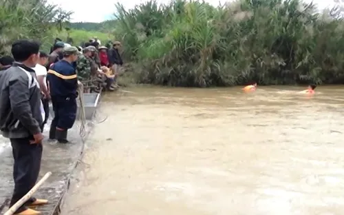 Lâm Đồng: Khẩn trương tìm kiếm nạn nhân bị nước cuốn mất tích