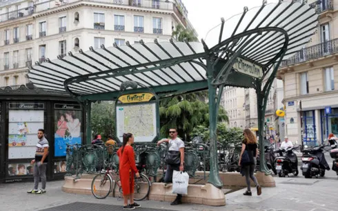 Tấn công bằng dao tại Paris, Pháp