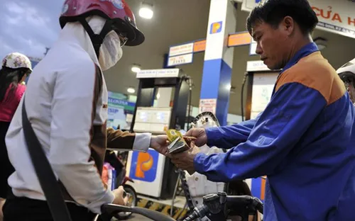 Giá xăng giảm nhẹ sau 5 lần tăng liên tiếp