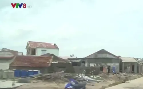 Người dân Hà Tĩnh khốn khó sau bão số 10
