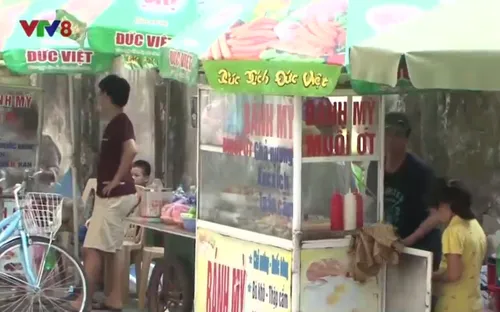 Nghệ An: Mất an toàn vệ sinh thực phẩm trước cổng trường học