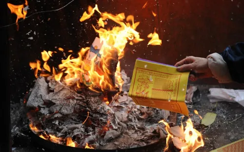 Cảnh báo hỏa hoạn vì đốt vàng mã