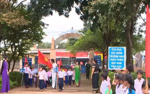 Đường đến trường của trẻ em vùng biển