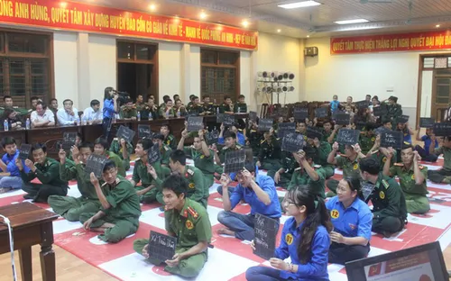 Tuổi trẻ huyện đảo Cồn Cỏ tìm hiểu sự nghiệp cách mạng của Tổng bí thư Lê Duẩn