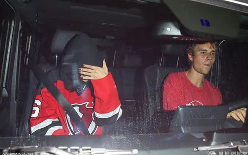 Selena Gomez và Justin Bieber tiếp tục bị bắt gặp cùng nhau