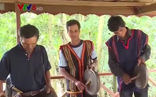 Đồng bào Jrai ở Tây Nguyên vui Tết độc lập