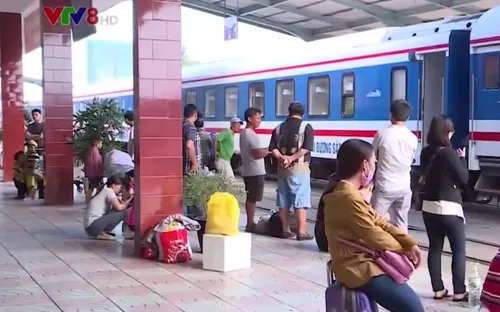 Khan hiếm vé tàu, xe vào phía Nam