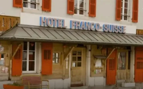 Trải nghiệm nghỉ dưỡng tại hai quốc gia trong một đêm