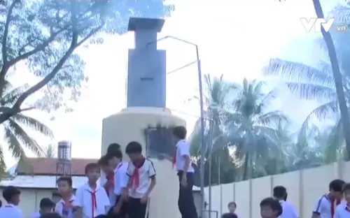 Sáng kiến của học sinh phổ thông về lò đốt rác thải trường học