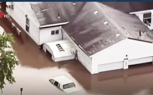 Mưa gây ngập lụt nghiêm trọng ở Mỹ và Colombia