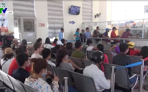 Quảng Ngãi: Biển động, hàng trăm người dân Lý Sơn chưa được về ăn Tết