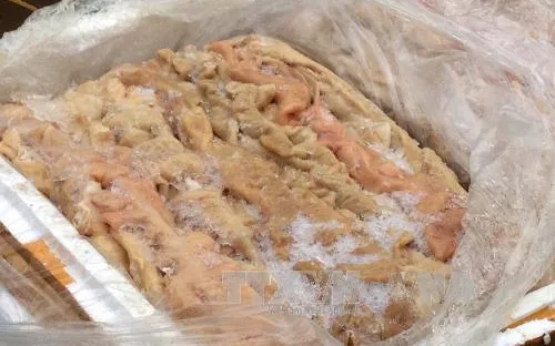 Thanh Hóa: Bắt giữ xe chở 4,5 tấn nội tạng bốc mùi hôi thối