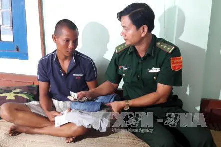 Quảng Ngãi: Cứu sống ngư dân Kiên Giang trôi dạt trên biển