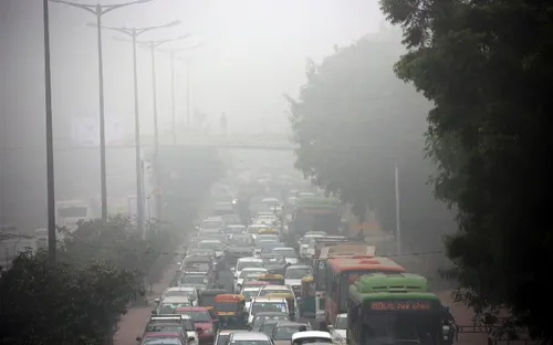 Ấn Độ cấm xe cỡ lớn ở New Delhi để giảm ô nhiễm