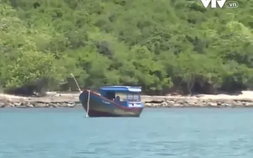 Ngăn chặn nạn khai thác nghề cấm, vùng cấm trên đầm Nha Phu