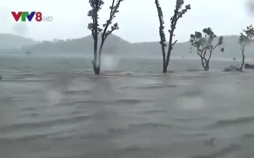 Nghệ An đã sơ tán hơn 17.000 người khỏi vùng nguy hiểm