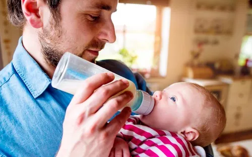 Thụy Sỹ sắp trưng cầu dân ý về chế độ nghỉ thai sản cho nam giới