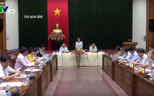 Phó Chủ tịch nước thăm các gia đình bị thiệt hại do bão số 10 tại Quảng Bình