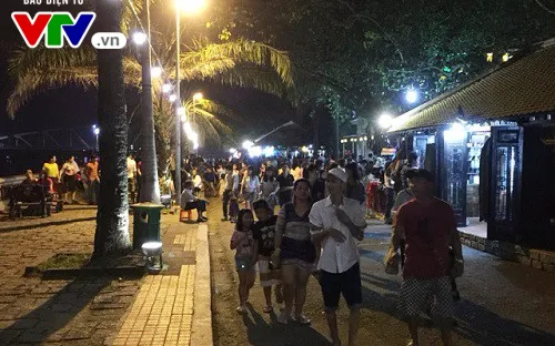 Bất cập việc giữ xe tại tuyến phố đi bộ ở TP. Huế