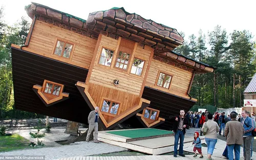 Nhũng ngôi nhà lộn ngược nổi tiếng thế giới