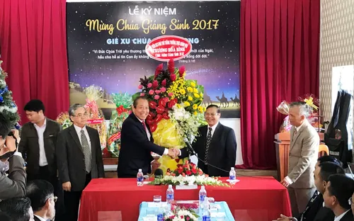 Phó Thủ tướng Trương Hòa Bình thăm các tổ chức tôn giáo tại Kon Tum, Gia Lai