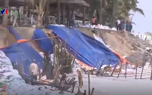 Gia tăng tình trạng sạt lở cửa sông, cửa biển miền Trung