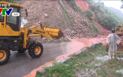 Quảng Nam: Lại sạt lở núi, 4 người bị vùi lấp hoàn toàn