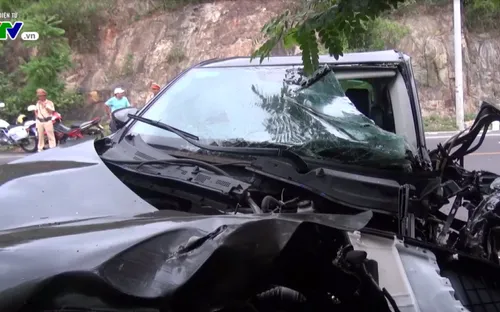 Bình Định: Tai nạn giữa xe container và ô tô, 1 người tử vong tại chỗ