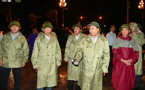 Thủ tướng yêu cầu các lực lượng giúp dân sau bão