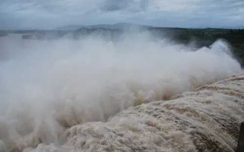 Các thủy điện trên sông Ba điều tiết xả lũ