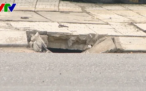Đà Nẵng: Vỉa hè mới làm phục vụ APEC đã xuống cấp