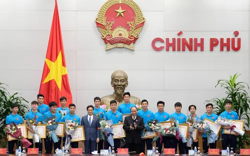 Thủ tướng Nguyễn Xuân Phúc trao Huân chương Lao động Hạng Nhất cho U23 Việt Nam