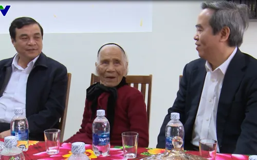 Trưởng Ban Kinh tế Trung ương thăm, chúc Tết các Mẹ VNAH tại Quảng Nam