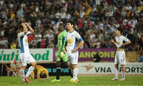 Thông báo cầu thủ nghỉ và HLV nghỉ làm nhiệm vụ vòng 25 Nuti Café V.League 2018: Công Phượng nghỉ thi đấu!