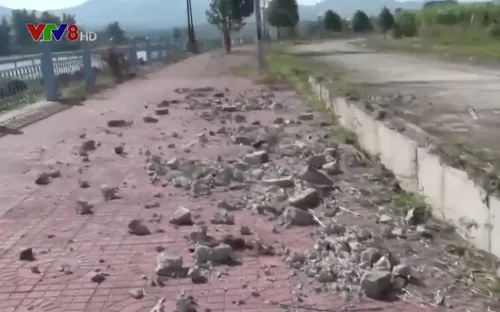 Bờ kè chống sạt lở sông Đắk Bla bị phá hoại