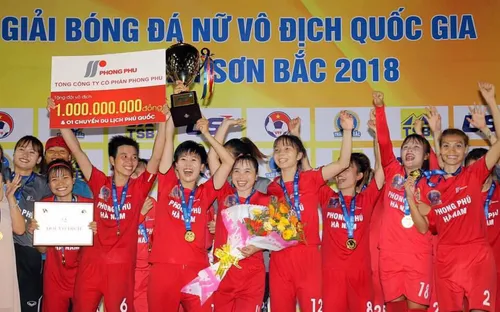 Giải bóng đá nữ VĐQG: CLB Phong Phú Hà Nam lần đầu giành cúp